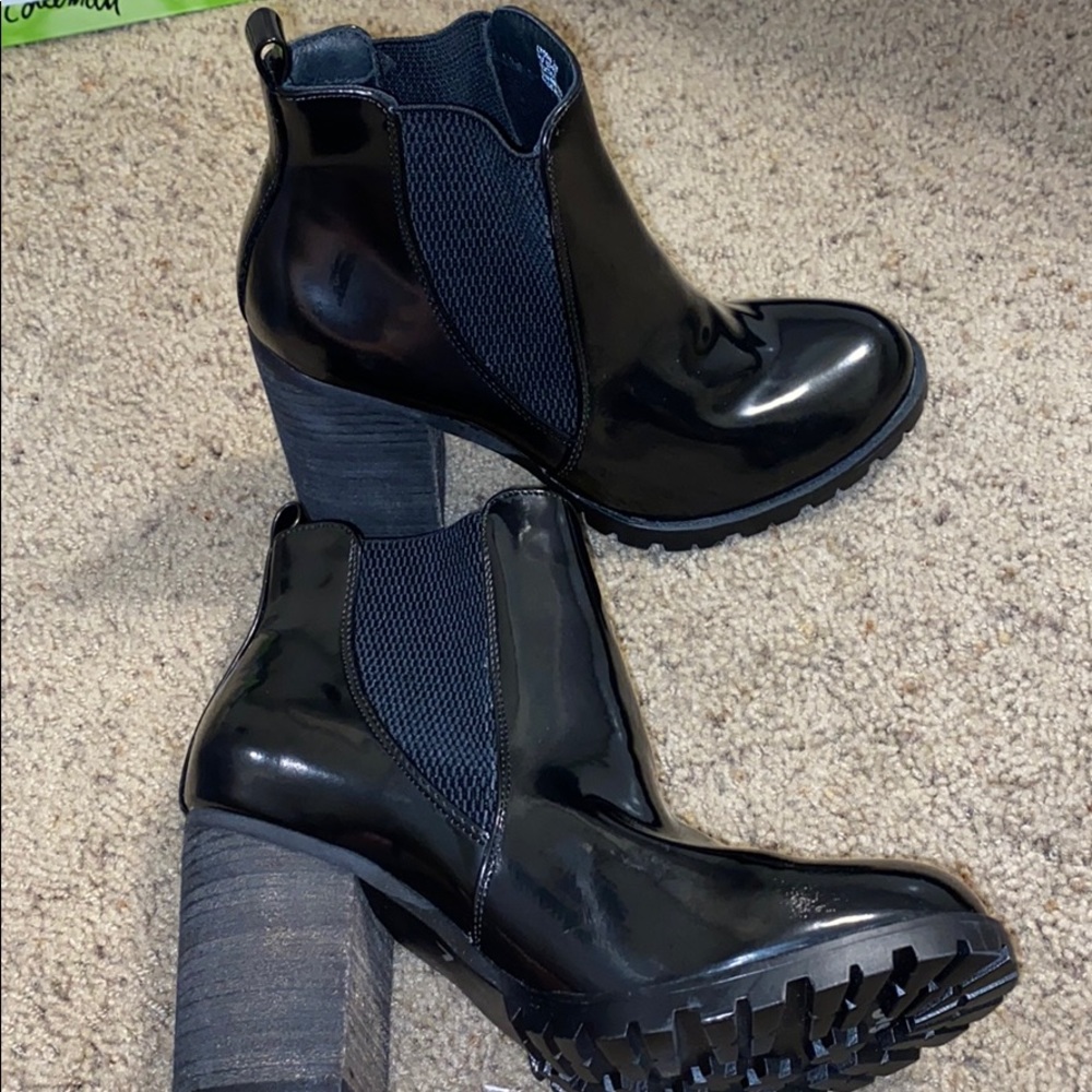 Steve Madden chunky heel chelsea black boots